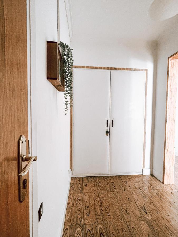 El Segon Pis Apartment Berga Bagian luar foto
